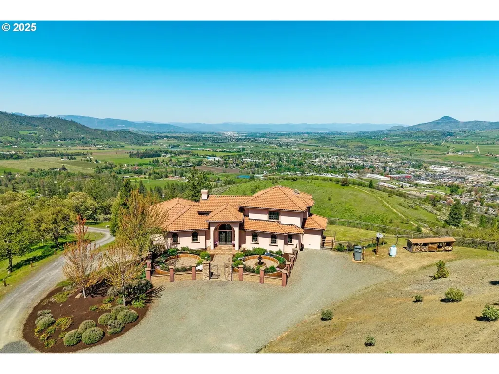 2816 Quail Run Road Talent OR 97540