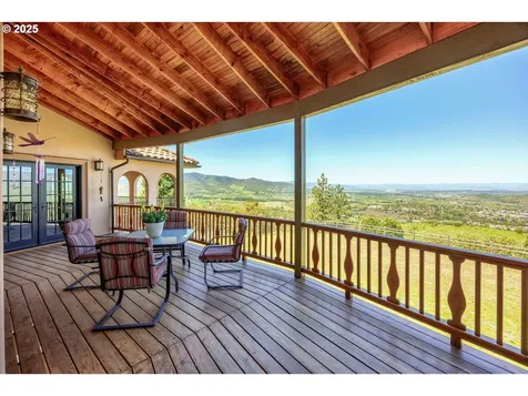 2816 Quail Run Road Talent OR 97540