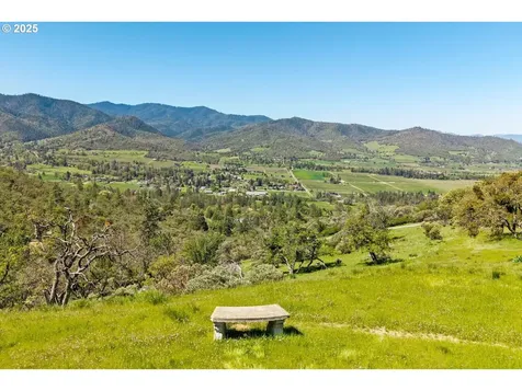 2816 Quail Run Road Talent OR 97540
