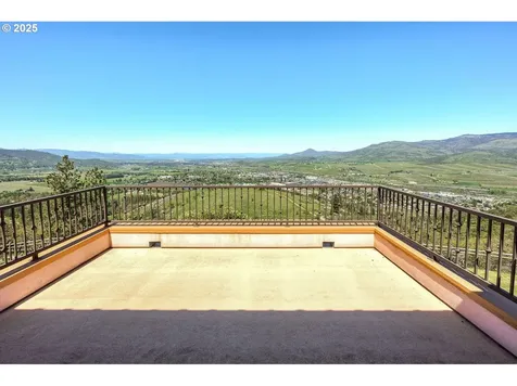 2816 Quail Run Road Talent OR 97540