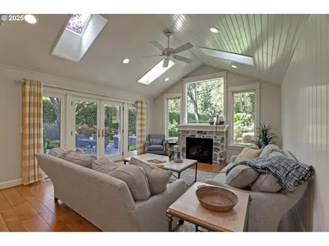 2735 Glen Eagles Road Lake Oswego OR 97034