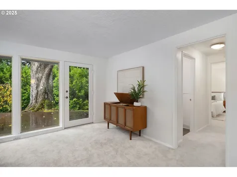 2818 SW Mitchell Court Portland OR 97239