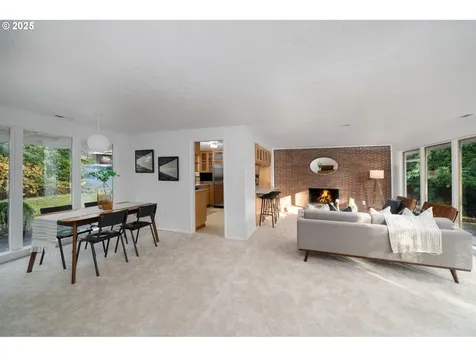 2818 SW Mitchell Court Portland OR 97239