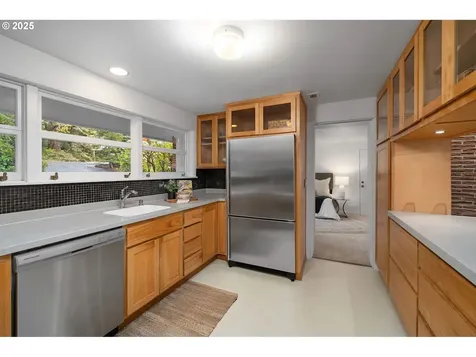 2818 SW Mitchell Court Portland OR 97239