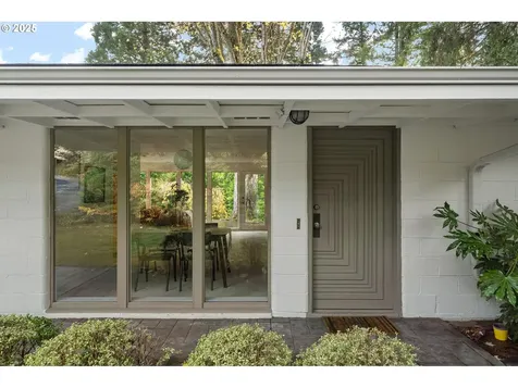 2818 SW Mitchell Court Portland OR 97239