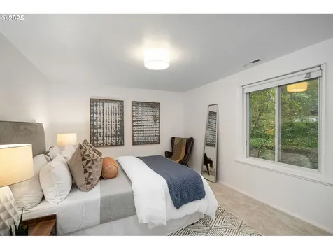 2818 SW Mitchell Court Portland OR 97239