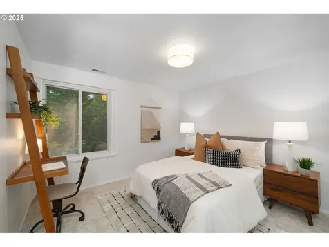 2818 SW Mitchell Court Portland OR 97239