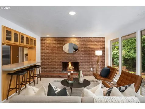 2818 SW Mitchell Court Portland OR 97239