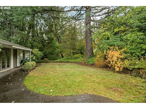 2818 SW Mitchell Court Portland OR 97239