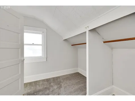 2205 NE 56th Avenue Portland OR 97213