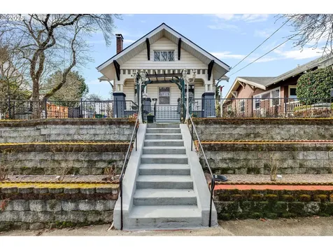 2205 NE 56th Avenue Portland OR 97213