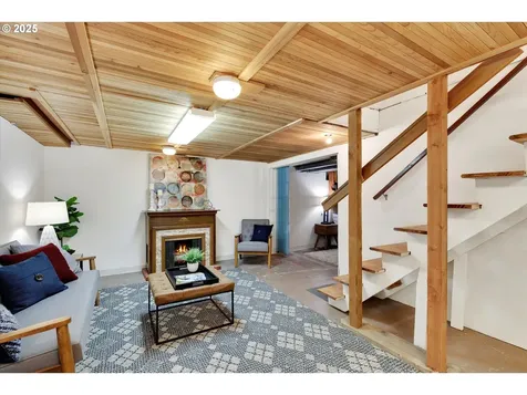 2205 NE 56th Avenue Portland OR 97213