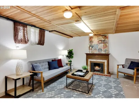 2205 NE 56th Avenue Portland OR 97213