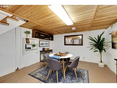 2205 NE 56th Avenue Portland OR 97213