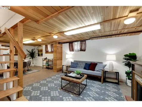 2205 NE 56th Avenue Portland OR 97213