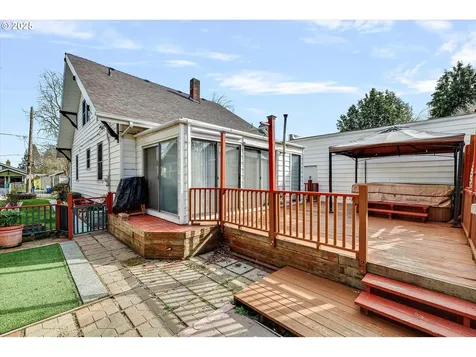 2205 NE 56th Avenue Portland OR 97213