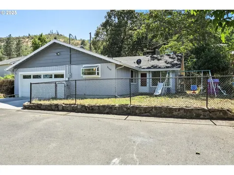 3120 W 12th Street The Dalles OR 97058