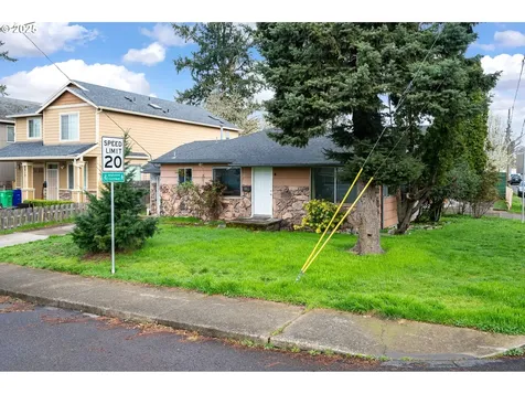 8625 SE Knapp Street Portland OR 97266