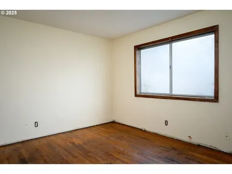 8625 SE Knapp Street Portland OR 97266