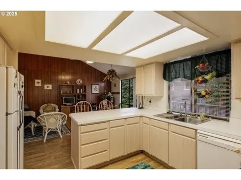 1410 Woodland Terrace Lake Oswego OR 97034