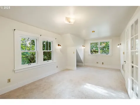6114 NE Davis Street Portland OR 97213