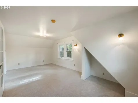6114 NE Davis Street Portland OR 97213