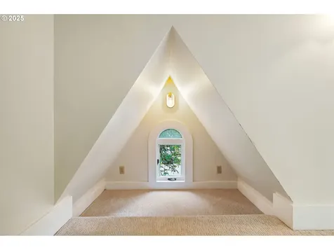 6114 NE Davis Street Portland OR 97213