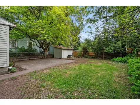 6114 NE Davis Street Portland OR 97213