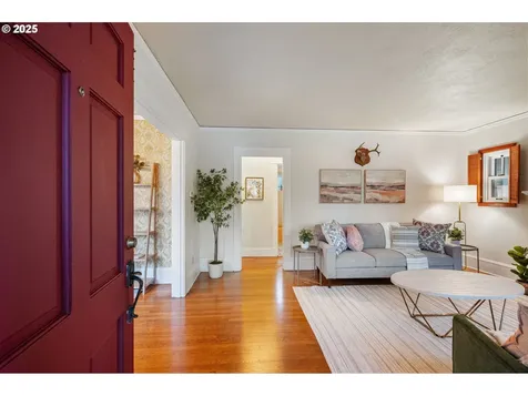 6114 NE Davis Street Portland OR 97213