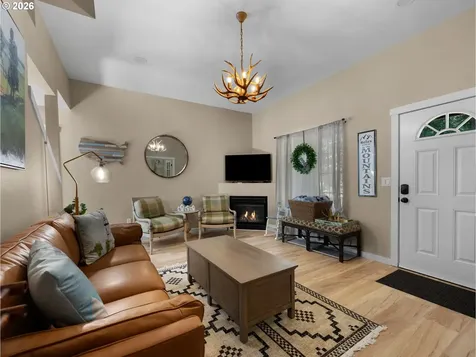65121 E Lupine Drive Rhododendron OR 97049