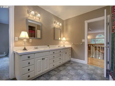 18410 S Greenview Drive Oregon City OR 97045