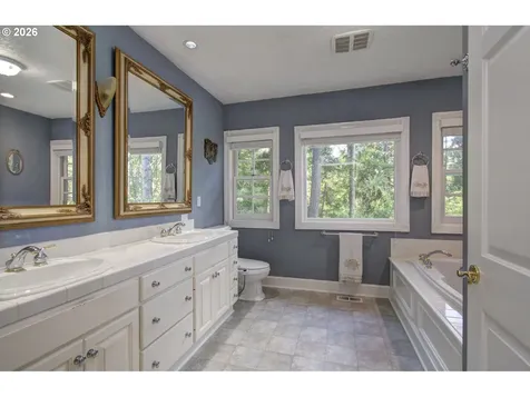 18410 S Greenview Drive Oregon City OR 97045