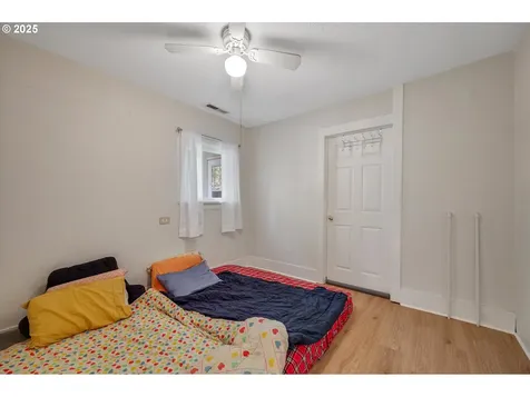 6534 SE 72nd Avenue Portland OR 97206