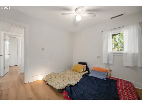 6534 SE 72nd Avenue Portland OR 97206