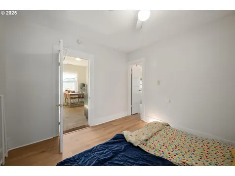 6534 SE 72nd Avenue Portland OR 97206