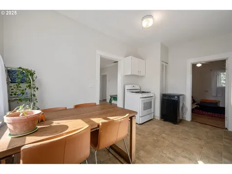 6534 SE 72nd Avenue Portland OR 97206