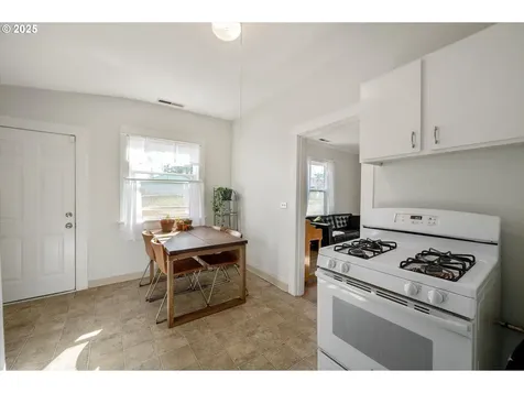 6534 SE 72nd Avenue Portland OR 97206