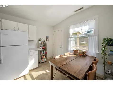6534 SE 72nd Avenue Portland OR 97206