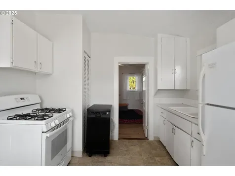 6534 SE 72nd Avenue Portland OR 97206