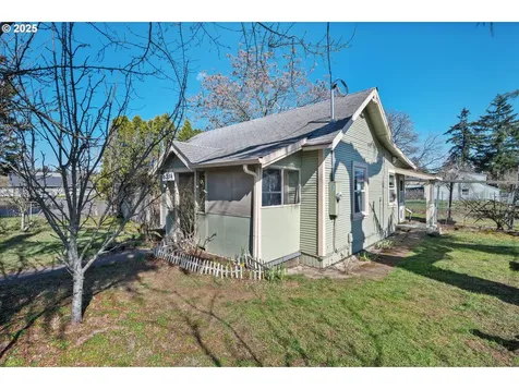 6534 SE 72nd Avenue Portland OR 97206