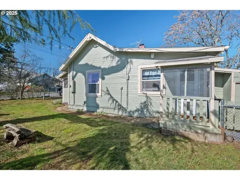 6534 SE 72nd Avenue Portland OR 97206