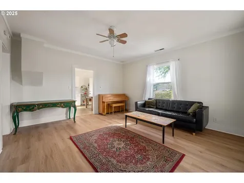6534 SE 72nd Avenue Portland OR 97206