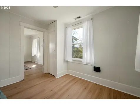 6534 SE 72nd Avenue Portland OR 97206