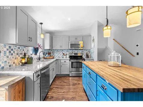 12620 SE Cora Street Portland OR 97236