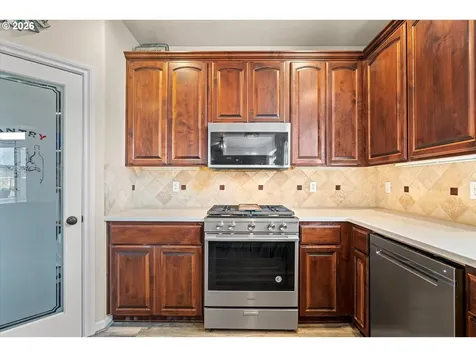 14707 Sugarpine Street Oregon City OR 97045