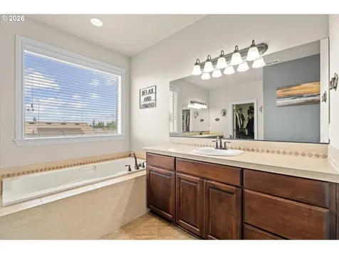 14707 Sugarpine Street Oregon City OR 97045