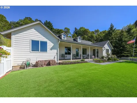1220 NE Cambrian Court Roseburg OR 97470