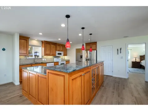 1220 NE Cambrian Court Roseburg OR 97470
