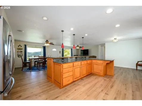 1220 NE Cambrian Court Roseburg OR 97470