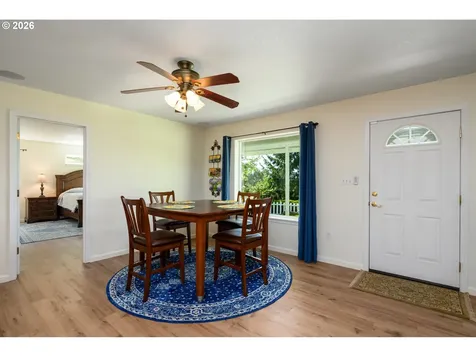 1220 NE Cambrian Court Roseburg OR 97470